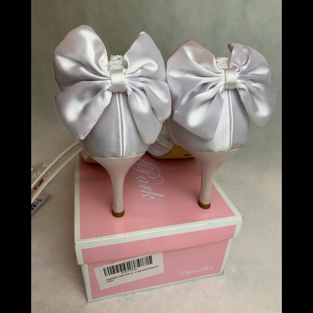 Elegant Park Bridal Shoes - Picture 2 of 3